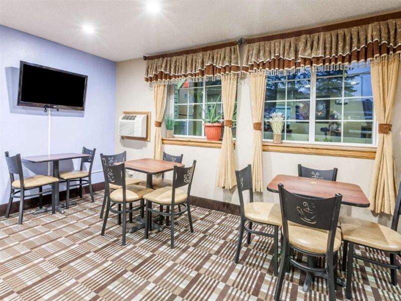 Super 8 By Wyndham Johnstown/Gloversville Exterior photo