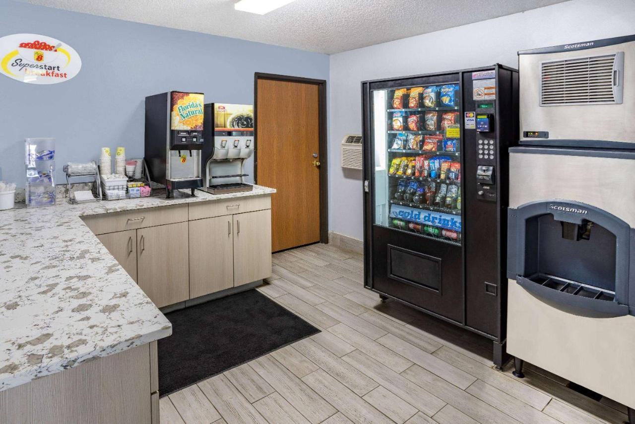 Super 8 By Wyndham Johnstown/Gloversville Exterior photo